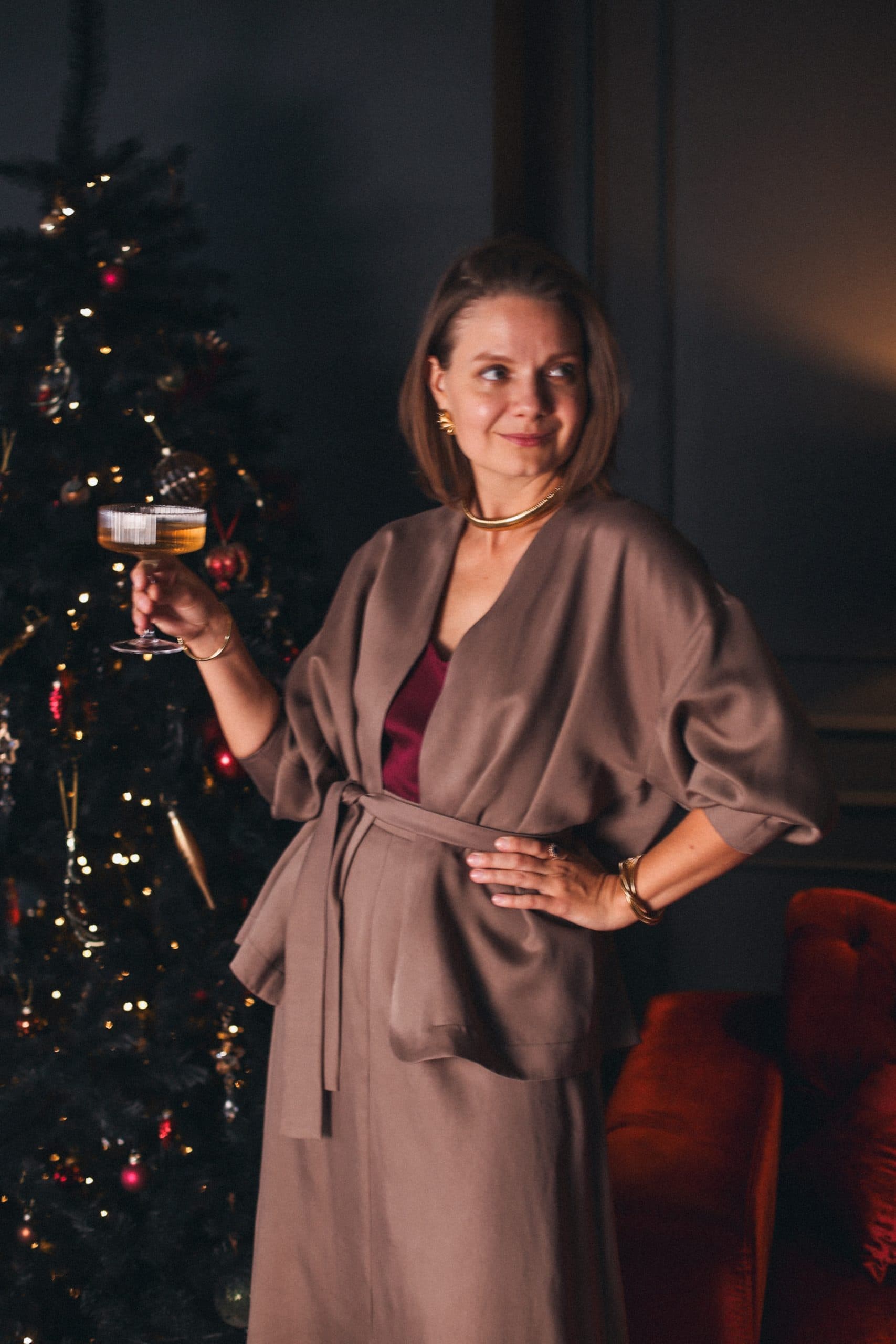 Костюм с юбкой и кардиганом из тенсела