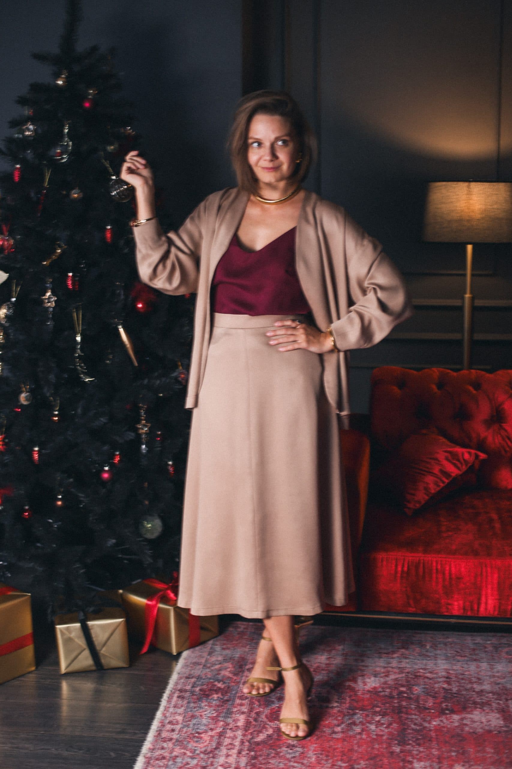 Костюм с юбкой и кардиганом из тенсела