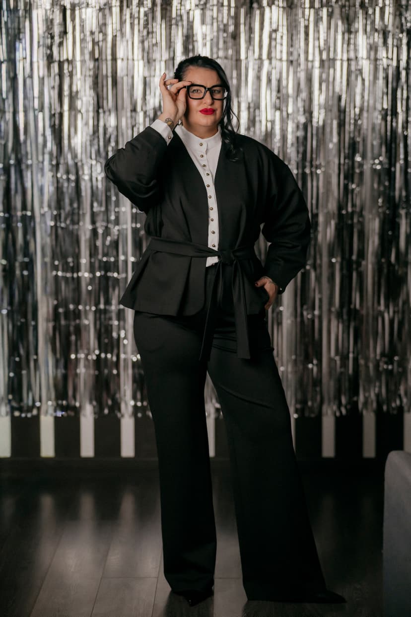 Костюм брючный с кардиганом из джерси